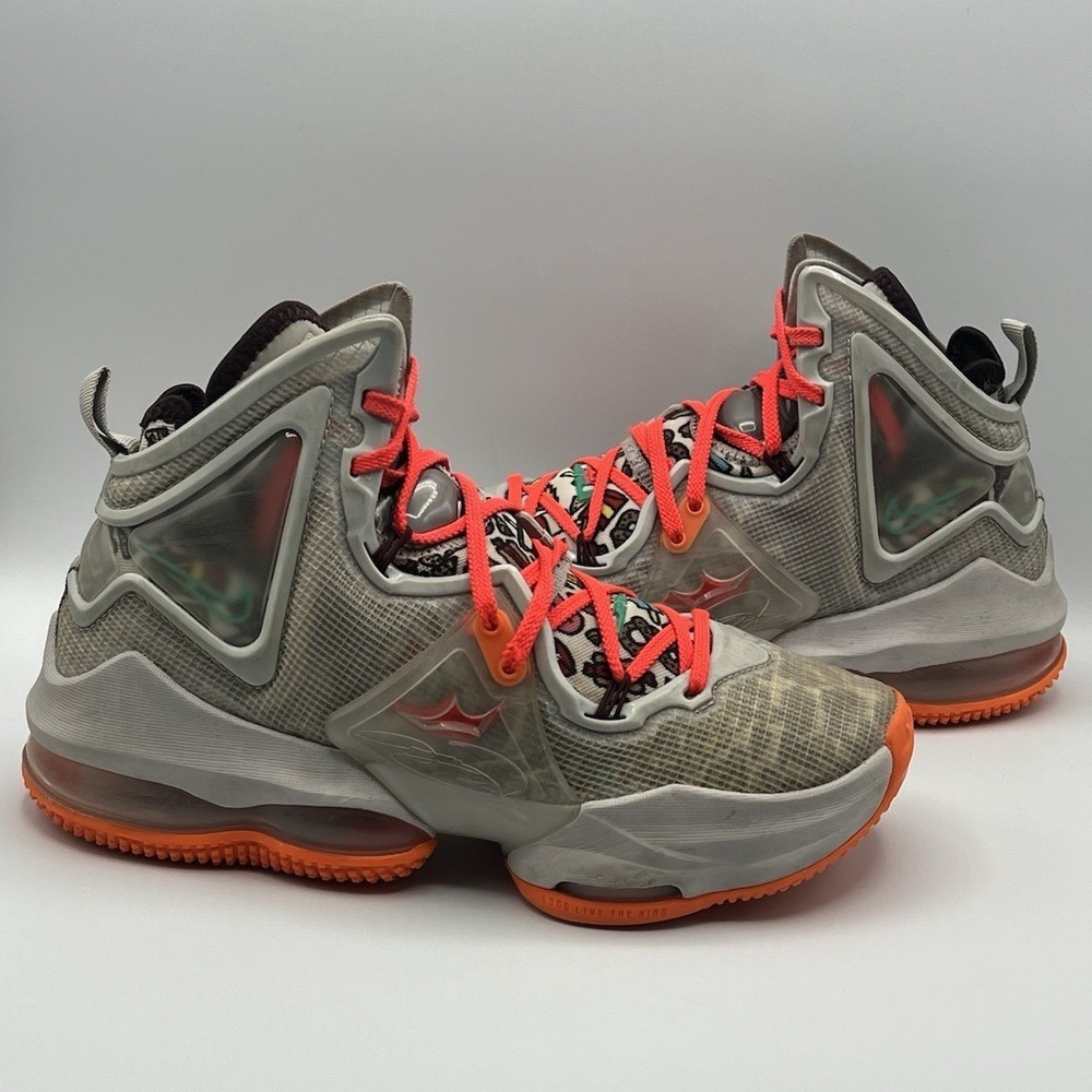 2021 Nike LeBron 19 Mid Gray Basketball Shoes -‎ Youth Size 6 Women's Size 7.5